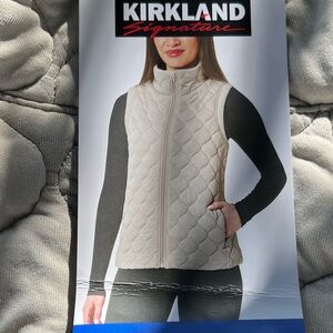 Kirkland Signature Light Cream Quilted Vest woman’s small like new